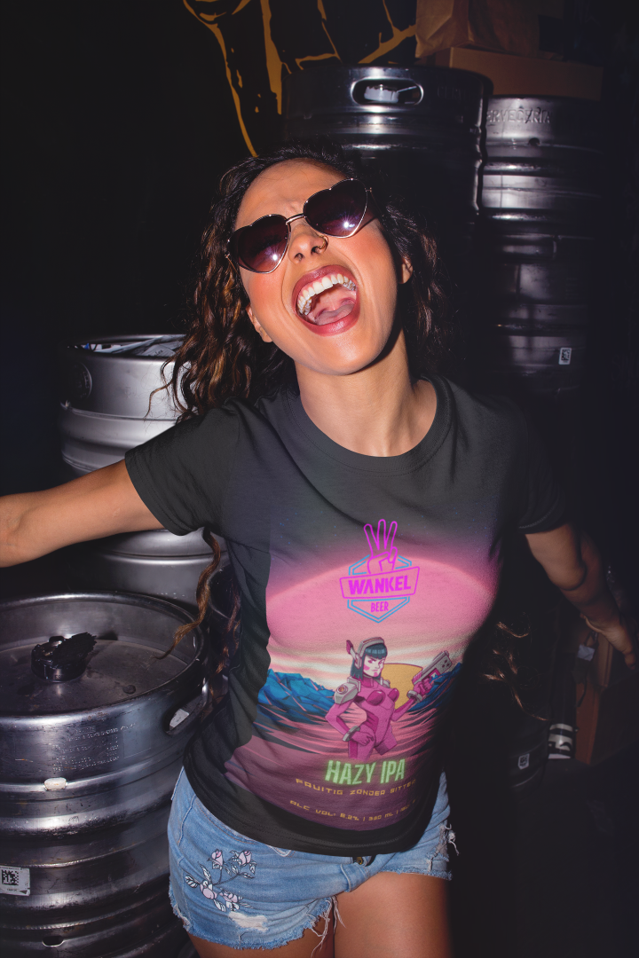 https://www.wankelbier.nl/wp-content/uploads/2022/06/round-neck-tee-mockup-of-a-girl-partying-at-night-22281-1-e1673357245136.png